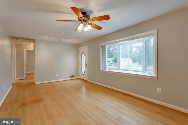 $3,400 | 5834 Pratt Street, Alexandria, VA 22310