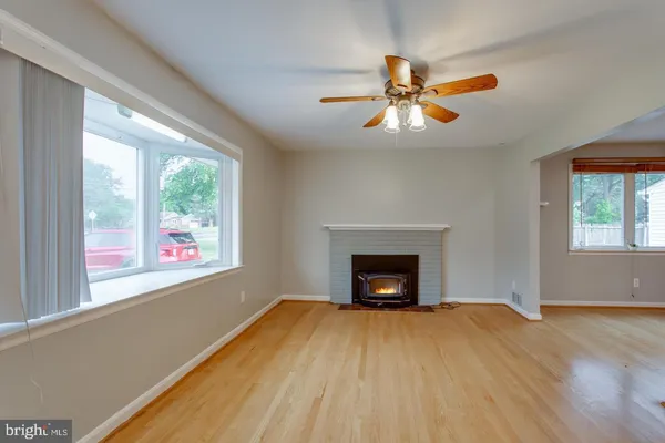 $3,400 | 5834 Pratt Street, Alexandria, VA 22310