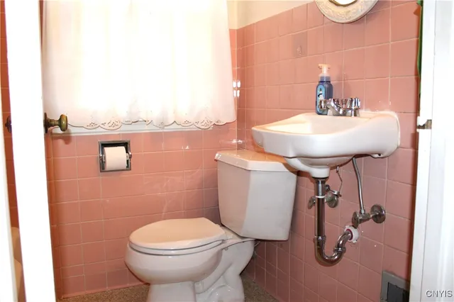 $129,900 | 208 East Locust Street, Rome, NY 13440