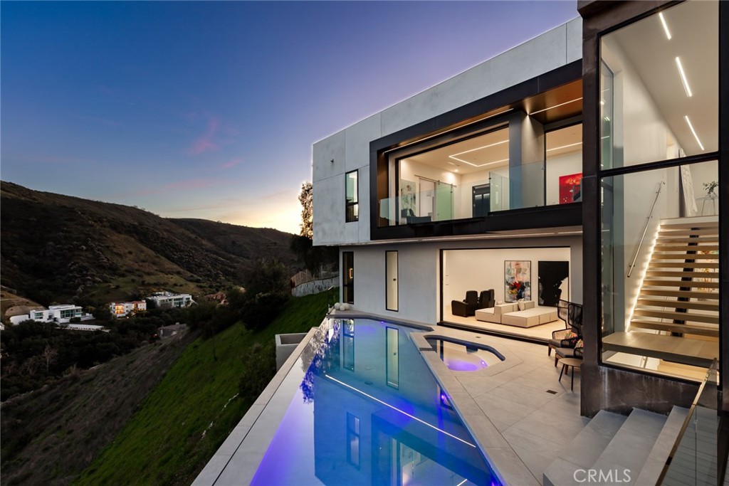 18 Stallion Road Bell Canyon, CA 91307 - Photo 63 of 75 pool with lights