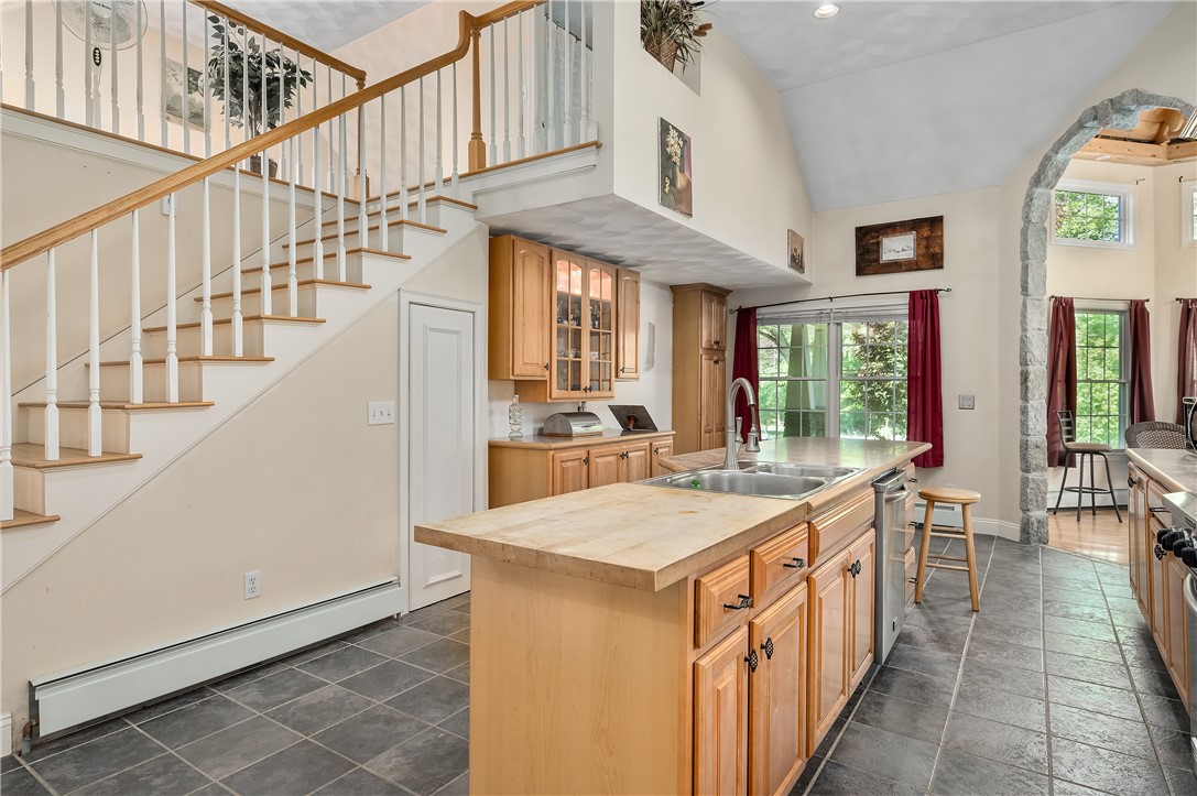 548 Mendon Road North Smithfield, RI 02896 - Photo 11 of 48 Gallery Image 11