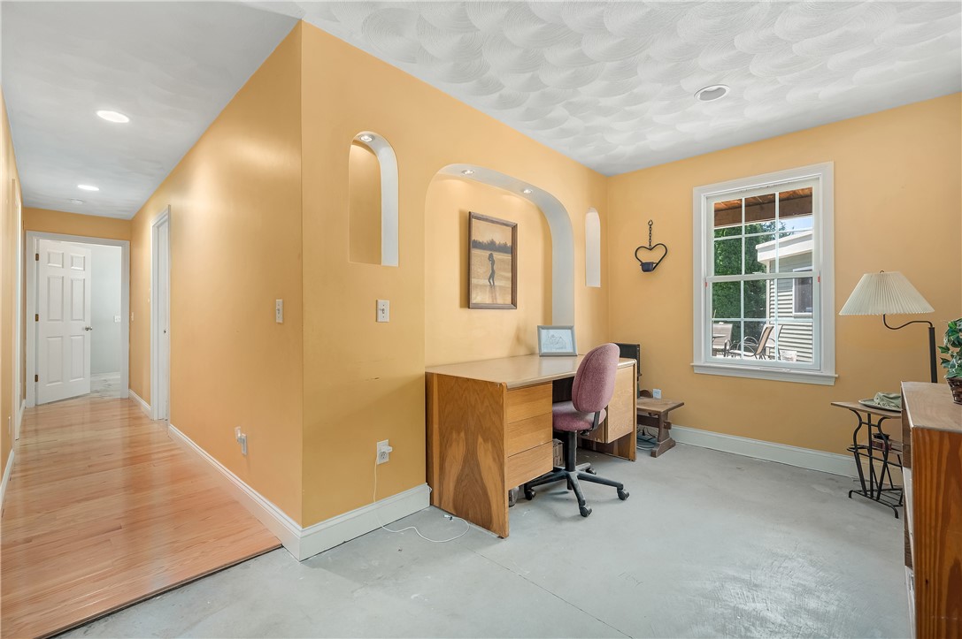 548 Mendon Road North Smithfield, RI 02896 - Photo 21 of 48 Gallery Image 21