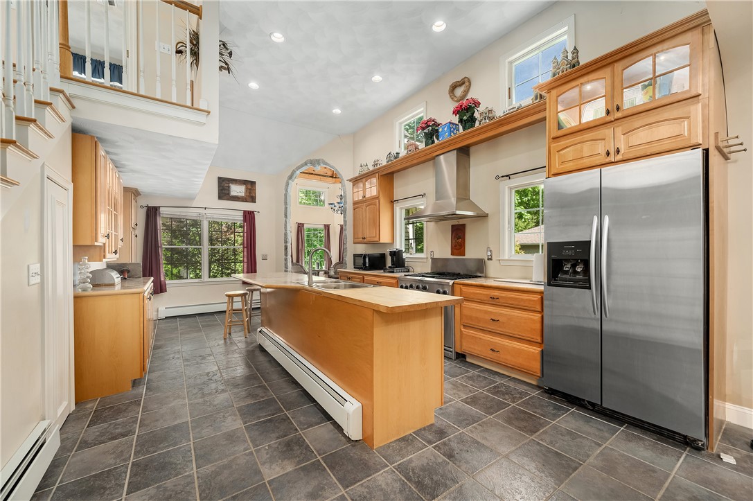 548 Mendon Road North Smithfield, RI 02896 - Photo 10 of 48 Gallery Image 10