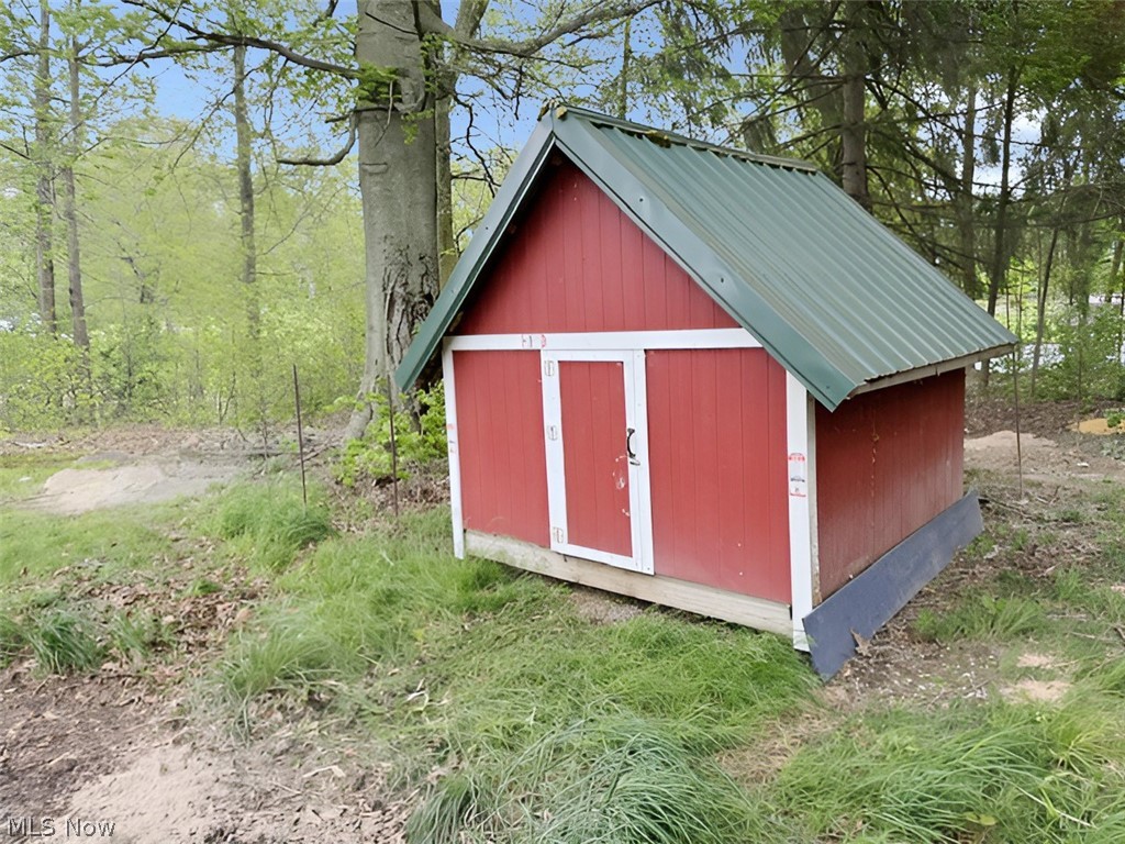 31997 Georgetown Road Salem, OH 44460 - Photo 12 of 13 chicken coop