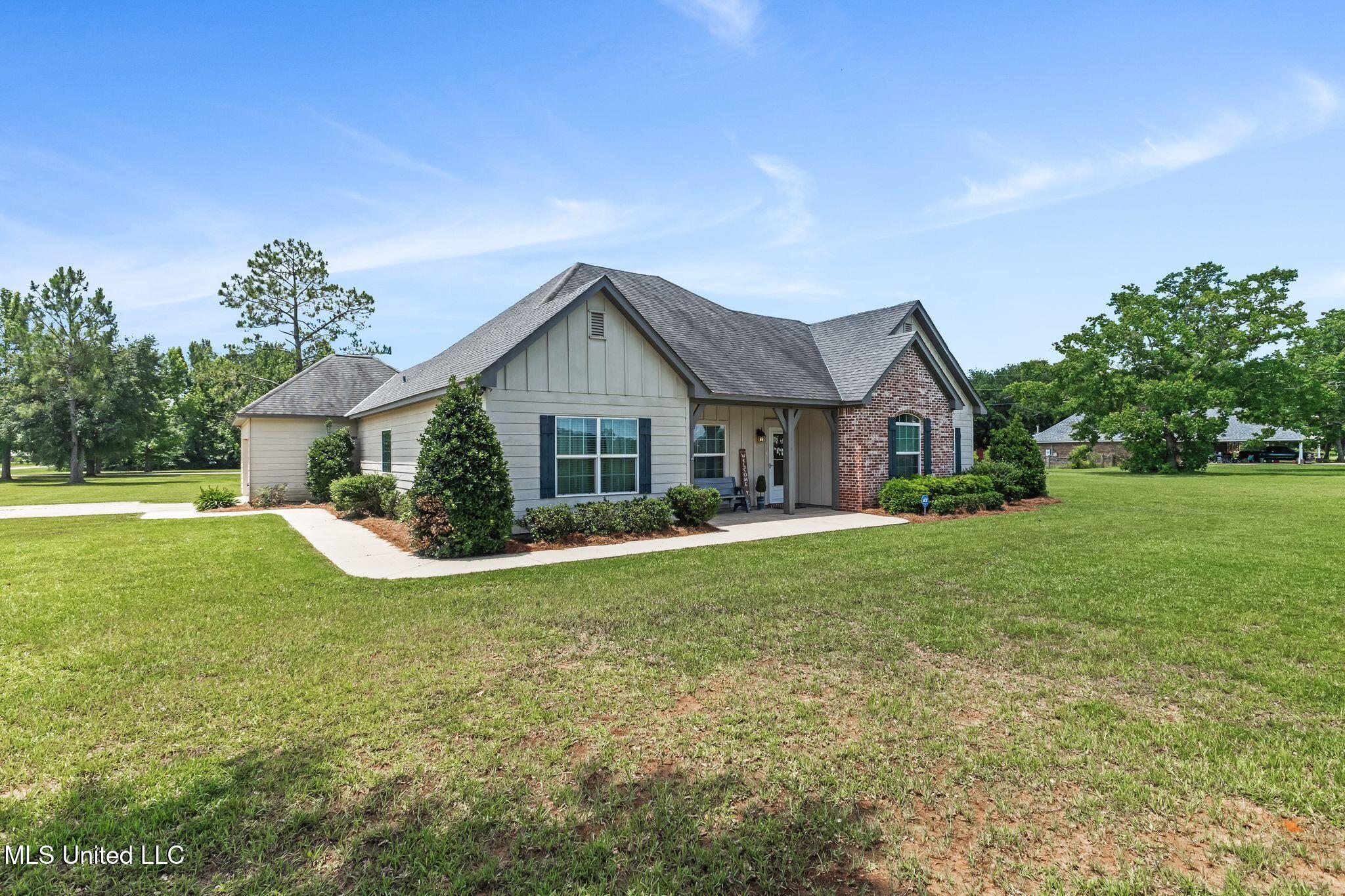 1223 Weeks Road Lucedale, MS 39452 - Photo 4 of 45 1223_Weeks_Rd-4