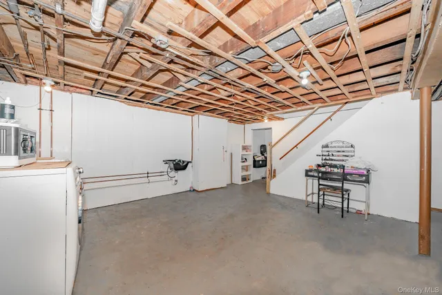 $539,000 | 1038 Manor Lane, Bay Shore, NY 11706