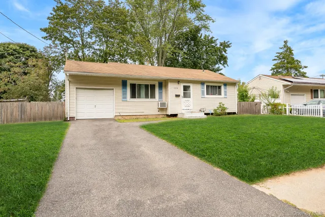 $539,000 | 1038 Manor Lane, Bay Shore, NY 11706