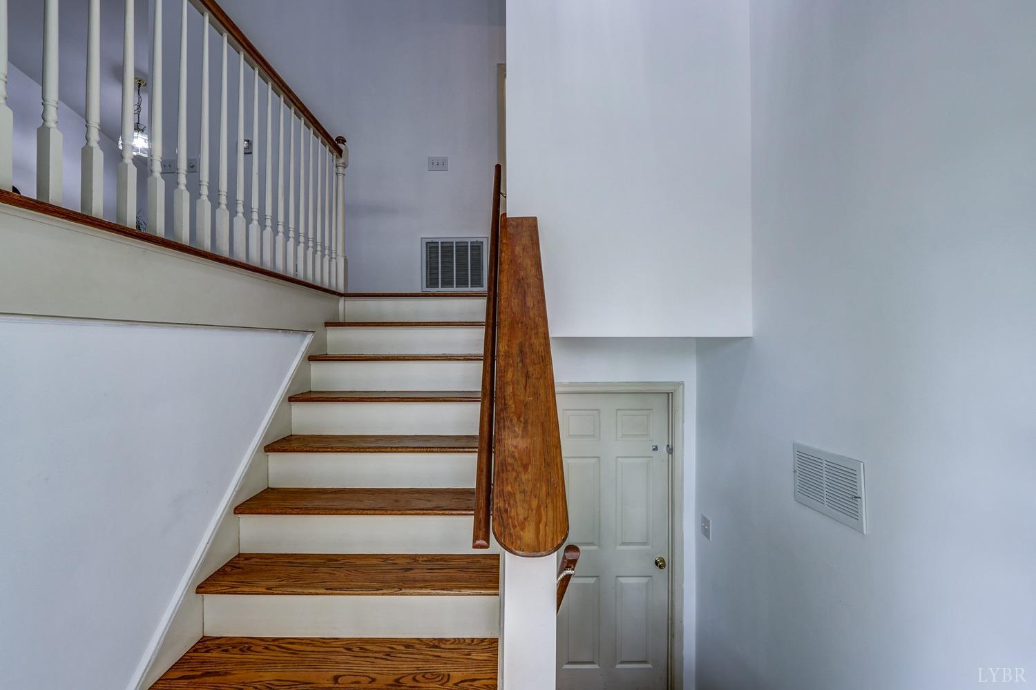 127 Southern Lane Monroe, VA 24574 - Photo 11 of 44 a view of entryway with wooden floor