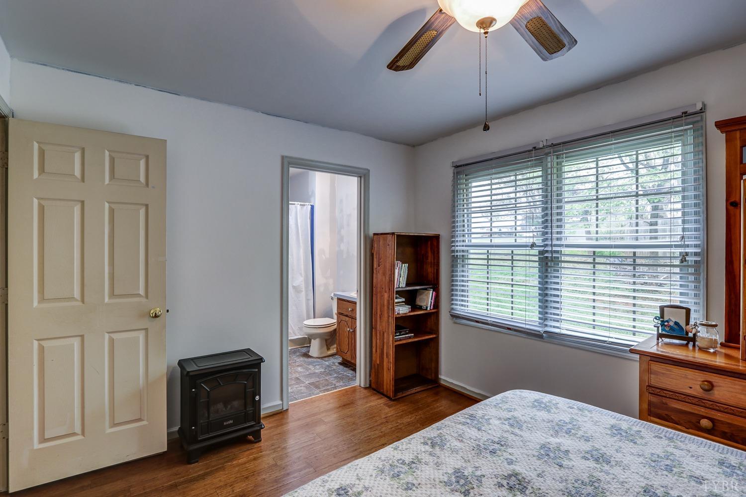 127 Southern Lane Monroe, VA 24574 - Photo 22 of 44 a view of a livingroom with furniture and a window