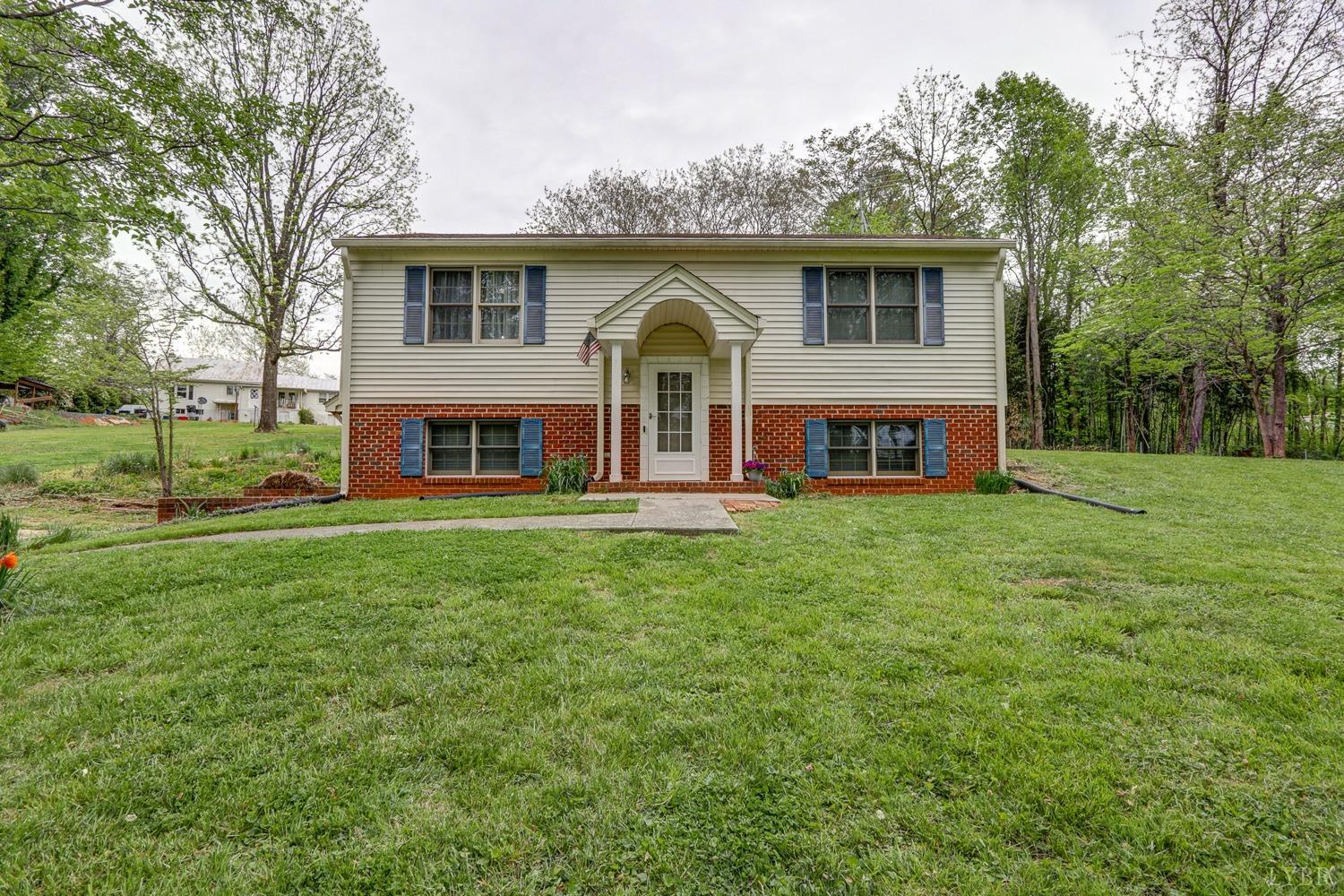 127 Southern Lane Monroe, VA 24574 - Photo 42 of 44 a front view of a house with a yard