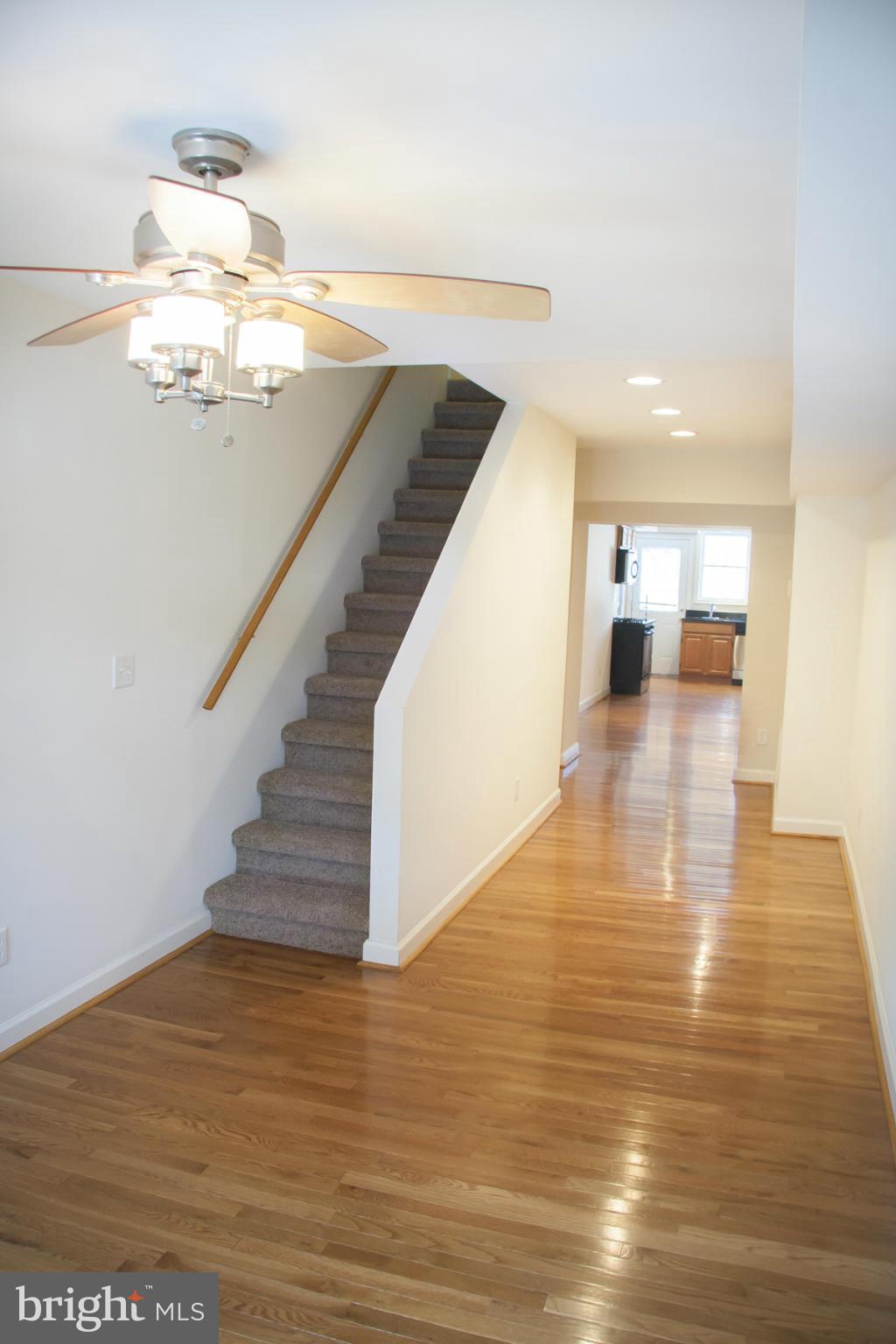 1112 Riverside Avenue Baltimore, MD 21230 - Photo 13 of 30 Living Room