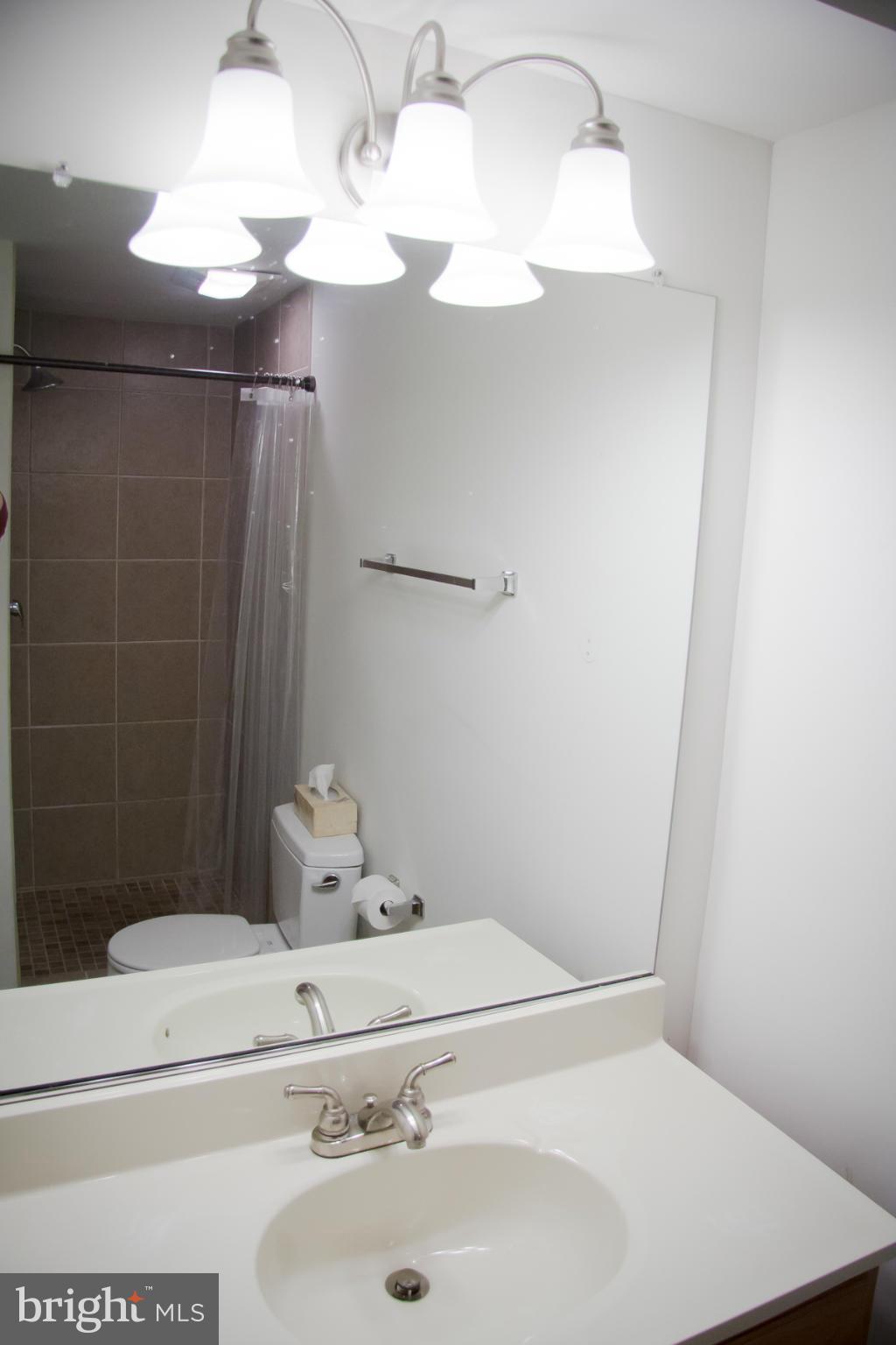 1112 Riverside Avenue Baltimore, MD 21230 - Photo 14 of 30 Bath