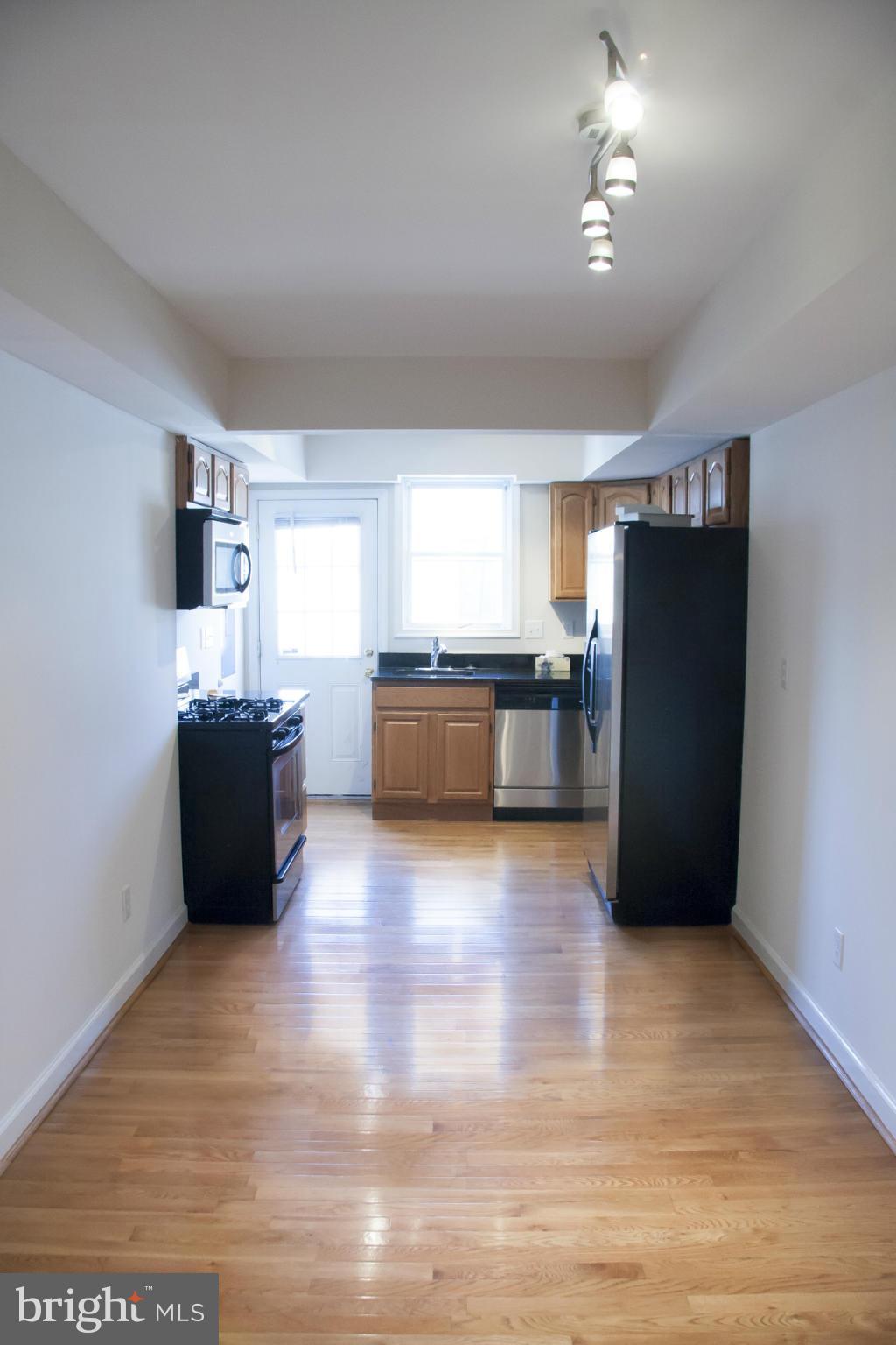 1112 Riverside Avenue Baltimore, MD 21230 - Photo 8 of 30 Kitchen