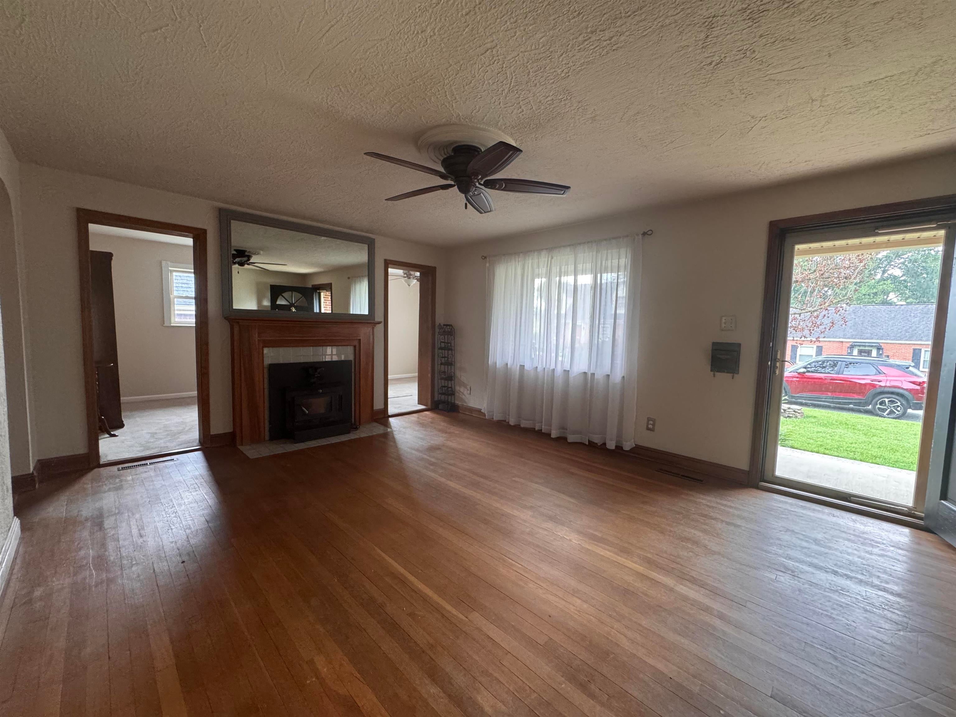 2862 Roseneath Road Huntington, WV 25705 - Photo 8 of 25 Gallery Image 8