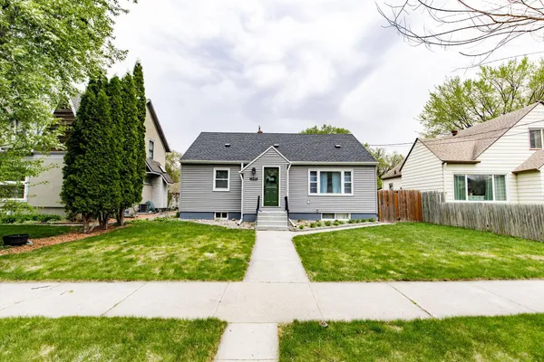 $290,000 | 1345 11th Avenue South, Fargo, ND 58103