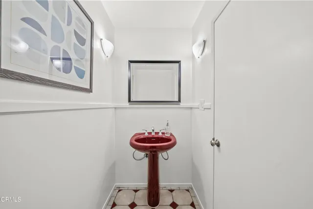 $925,000 | 2450 El Cajon Way, Oxnard, CA 93035