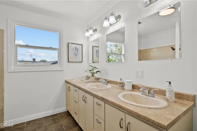 $925,000 | 2450 El Cajon Way, Oxnard, CA 93035