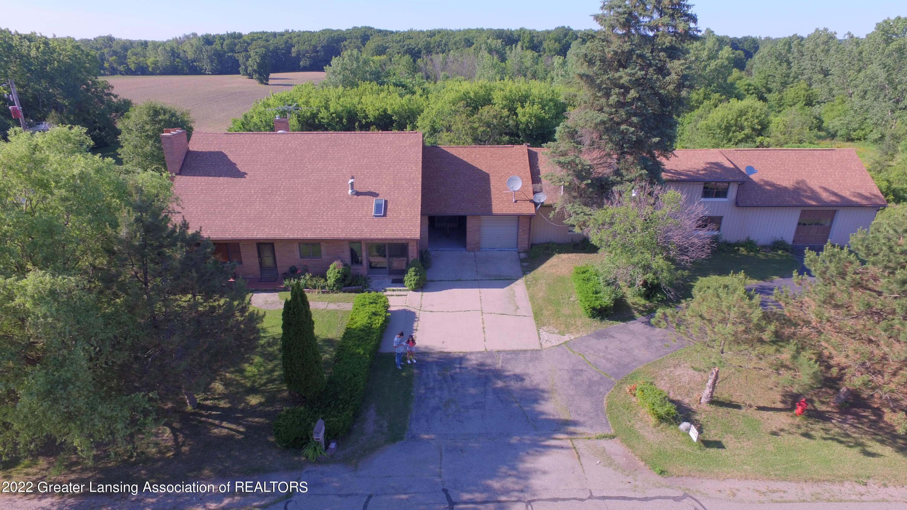 3065 East State Road Lansing, MI 48906 - Photo 2 of 29 02