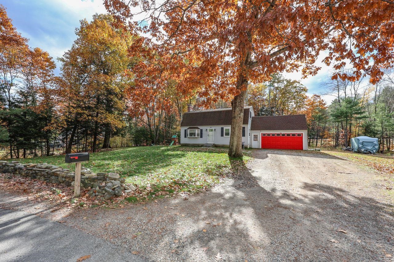 29 North Riverdale Road Weare, NH 03281 - Photo 2 of 26