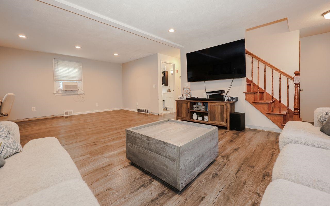 29 North Riverdale Road Weare, NH 03281 - Photo 6 of 26