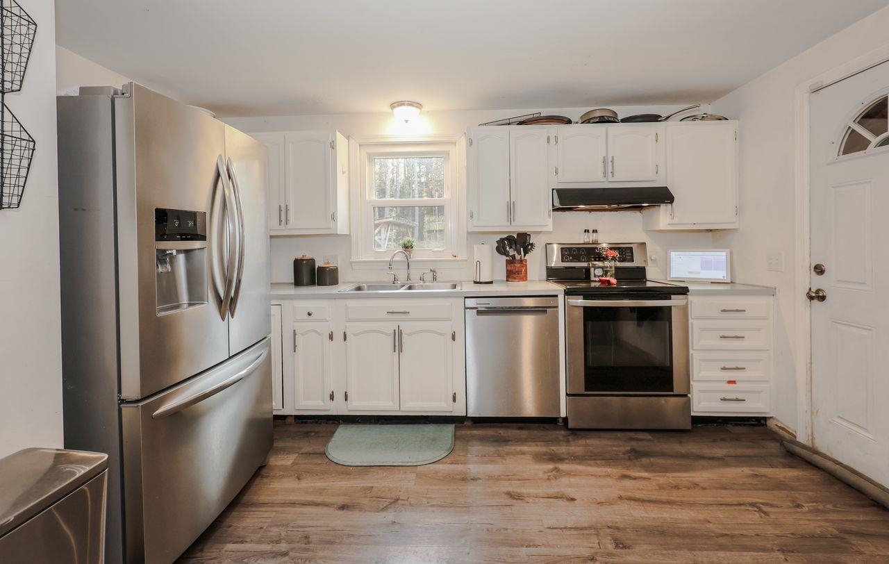 29 North Riverdale Road Weare, NH 03281 - Photo 7 of 26