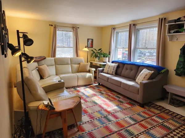 $525,000 | 57 Oak Lane, Jamaica, VT 05343