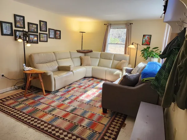 $525,000 | 57 Oak Lane, Jamaica, VT 05343