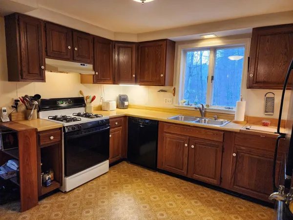 $525,000 | 57 Oak Lane, Jamaica, VT 05343