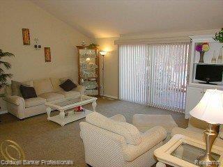 1556 Parke Street Rochester, MI 48307 - Photo 10 of 16 Parke living room 2