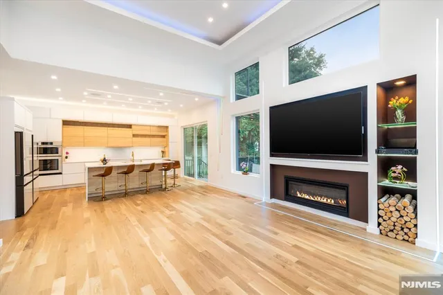 $1,745,000 | 145 Midwood Road, Glen Rock, NJ 07452