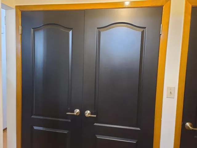 $1,900 | 817 Oakton Street, Unit 201, Elk Grove Village, IL 60007