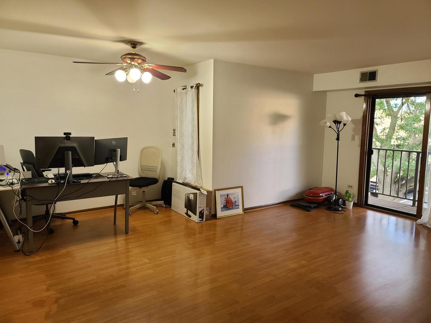 817 Oakton Street, Unit 201 Elk Grove Village, IL 60007 - Photo 6 of 16