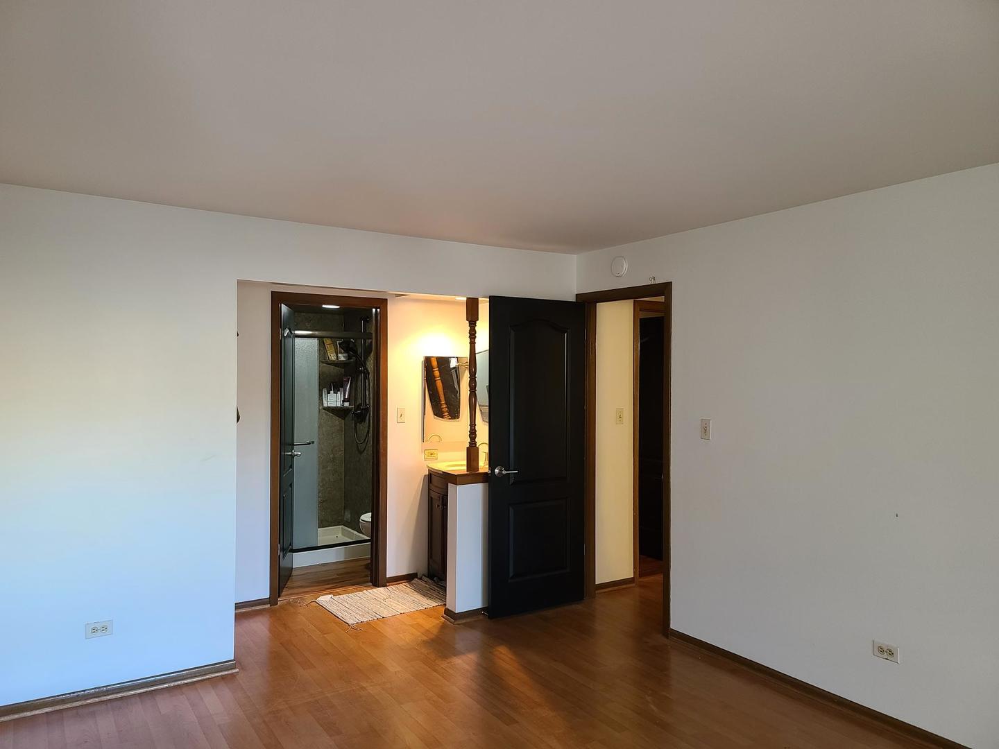 817 Oakton Street, Unit 201 Elk Grove Village, IL 60007 - Photo 8 of 16