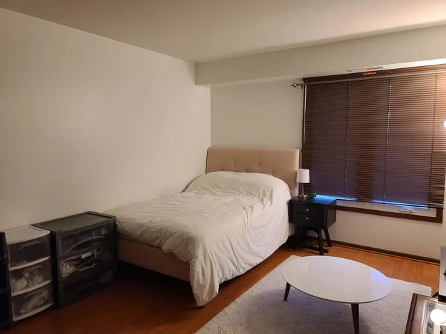 $1,900 | 817 Oakton Street, Unit 201, Elk Grove Village, IL 60007