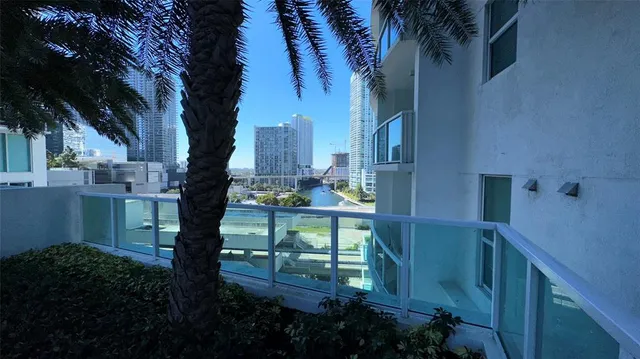 $3,800 | 41 Southeast 5th Street, Unit 2201, Miami, FL 33131