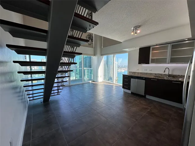 $3,800 | 41 Southeast 5th Street, Unit 2201, Miami, FL 33131