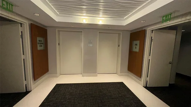 $3,800 | 41 Southeast 5th Street, Unit 2201, Miami, FL 33131