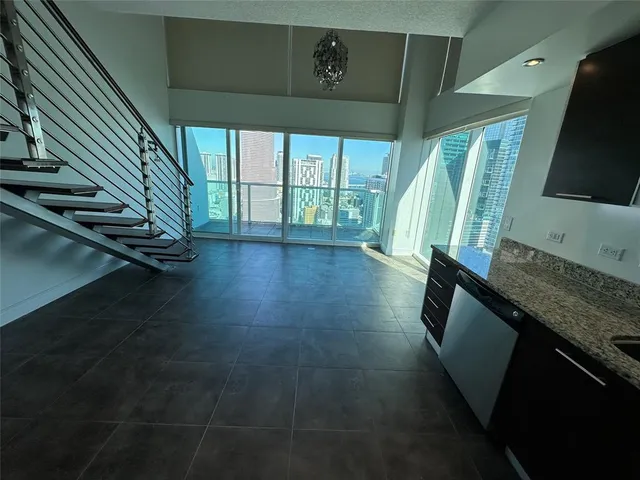 $3,800 | 41 Southeast 5th Street, Unit 2201, Miami, FL 33131