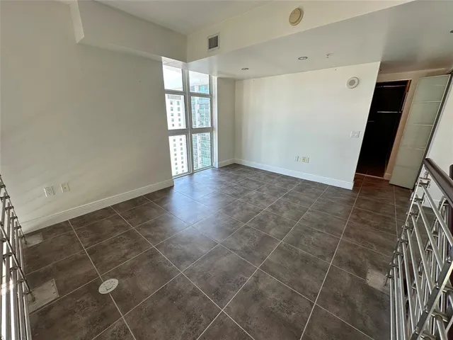 $3,800 | 41 Southeast 5th Street, Unit 2201, Miami, FL 33131