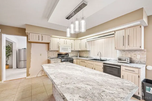 $599,900 | 66 Windsong Court, Amherst, NY 14051