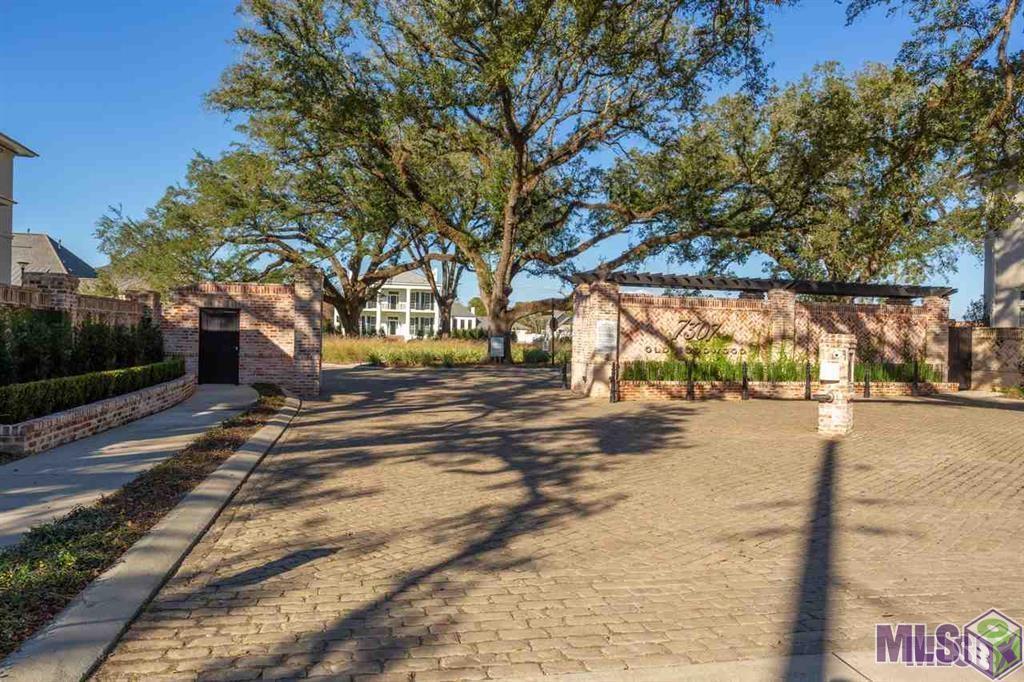 716 Adelia Lane Baton Rouge, LA 70806 - Photo 2 of 6 Subdivision entrance