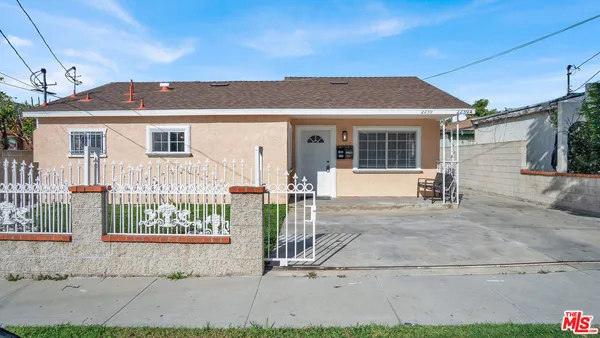 $3,100 | 2239 West Lincoln Street, Long Beach, CA 90810