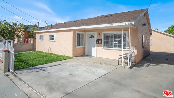 $3,100 | 2239 West Lincoln Street, Long Beach, CA 90810