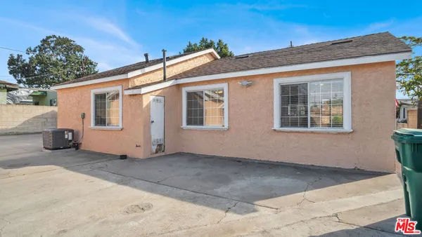 $3,100 | 2239 West Lincoln Street, Long Beach, CA 90810