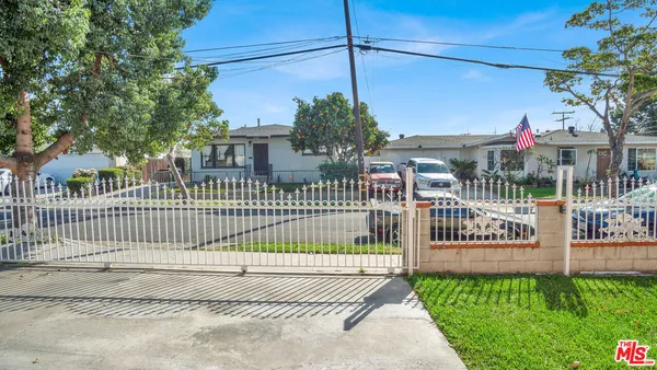 $3,100 | 2239 West Lincoln Street, Long Beach, CA 90810