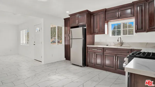 $3,100 | 2239 West Lincoln Street, Long Beach, CA 90810