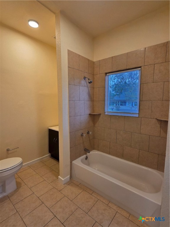 1214 South 11th Street Temple, TX 76504 - Photo 15 of 23 a bathroom with a bathtub and toilet