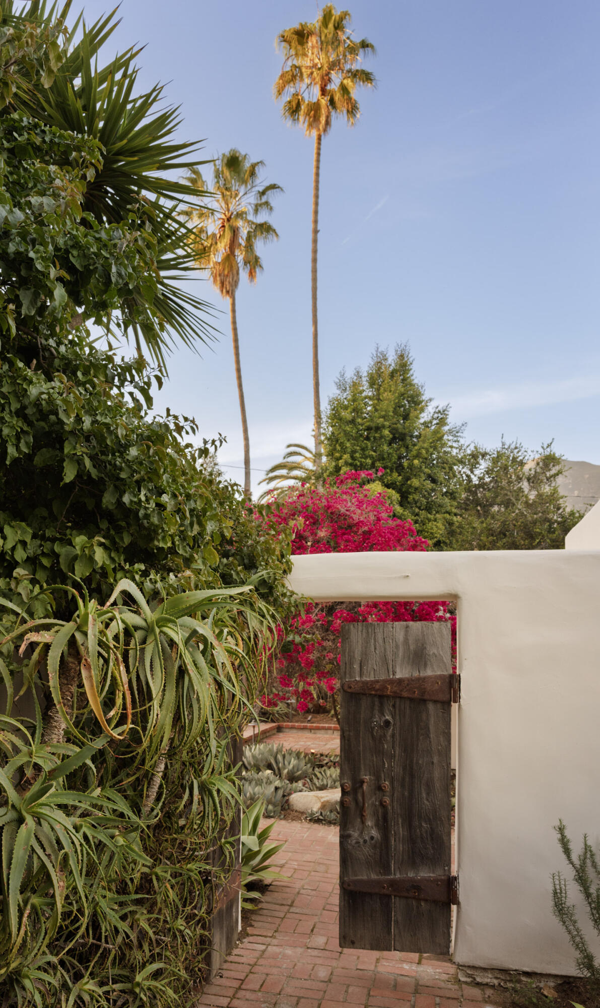 549 Hot Springs Road Montecito, CA 93108 - Photo 2 of 28 Private Golden Quadrangle