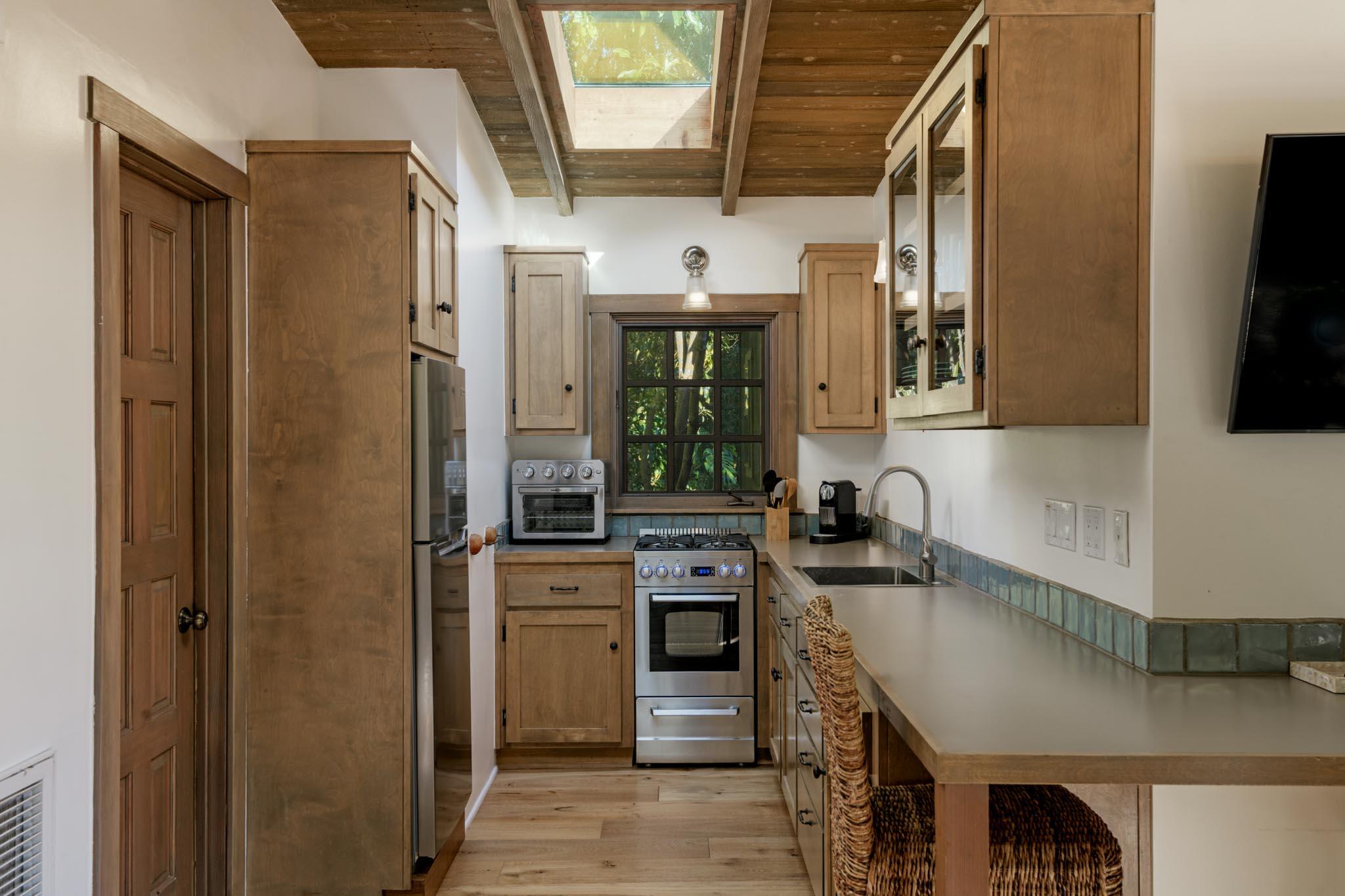 549 Hot Springs Road Montecito, CA 93108 - Photo 22 of 28 Guest Cottage Kitchen