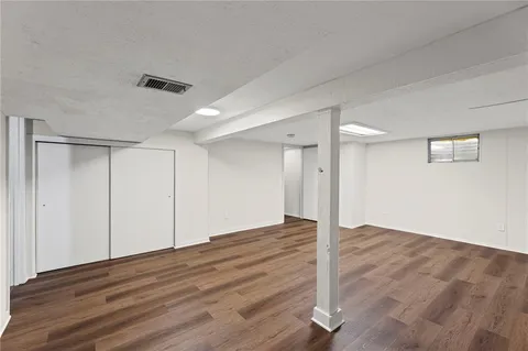 $250,000 | 10997 Rosehill Road, Overland Park, KS 66210